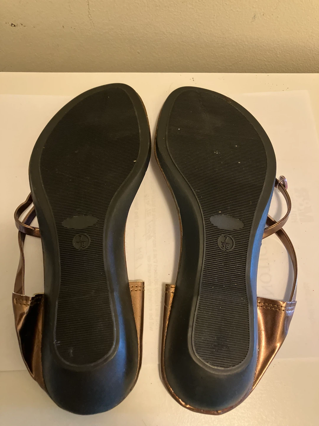 C'est Jacquie Bronze Sandals Size 7 - photo 2
