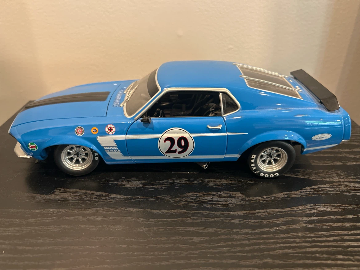 Ford Mustang Boss 302 Model Car - photo 4