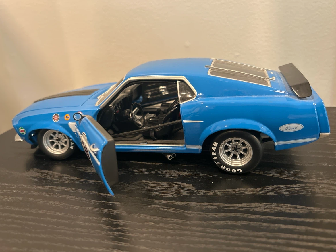 Ford Mustang Boss 302 Model Car - photo 5