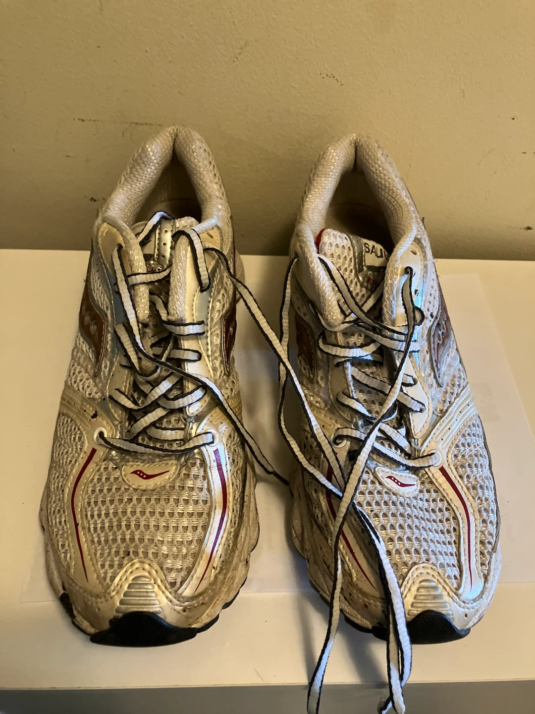 Saucony ProGrid Triumph 4 Running Shoes-Women 9.5