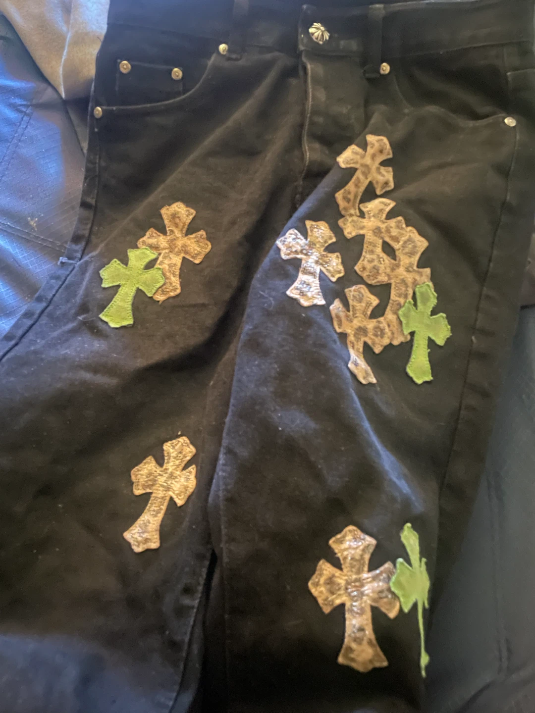 Black Denim Jeans with Cross Patches - photo 3