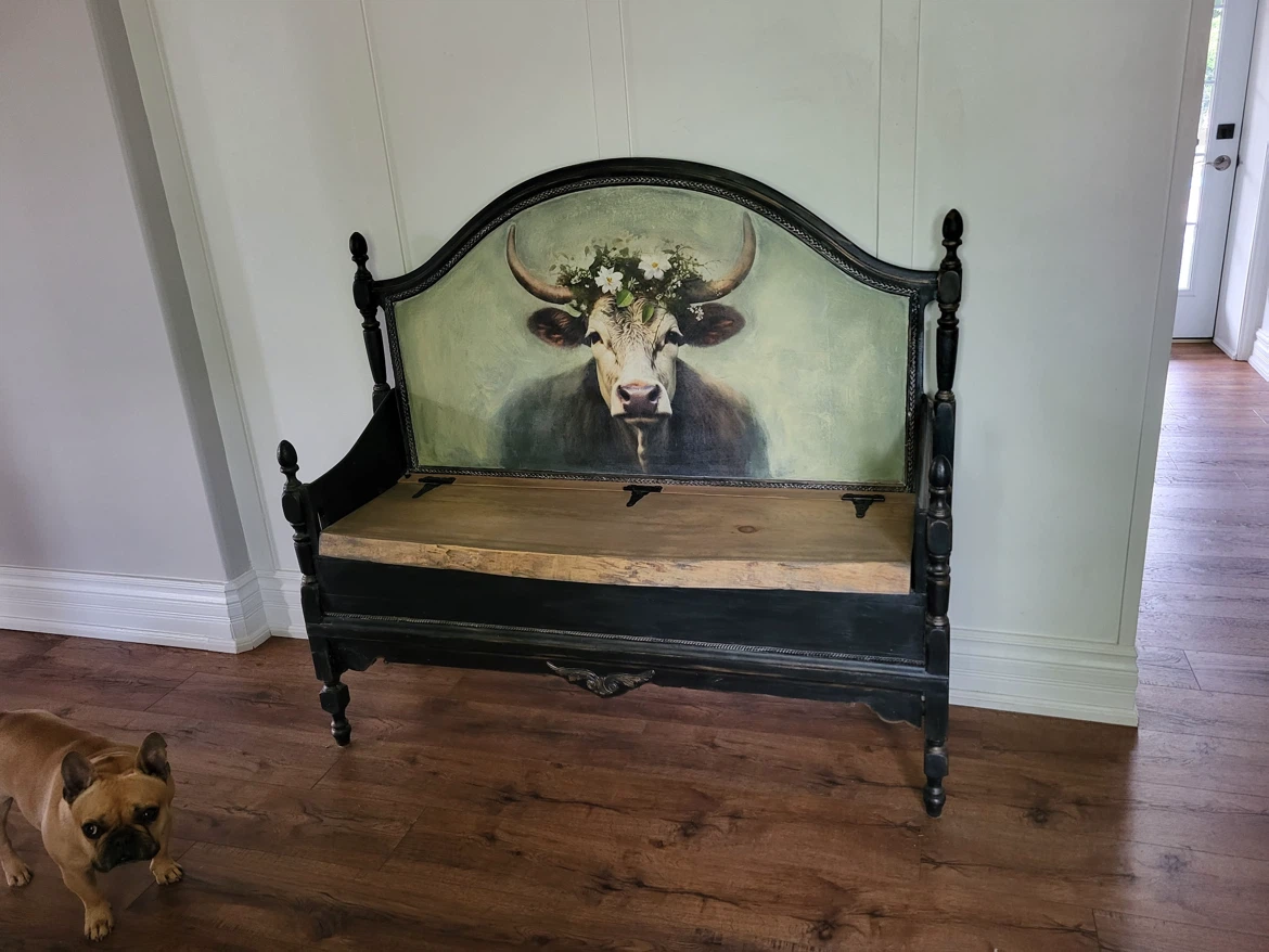 Vintage Style Bench with Cow Artwork and Storage