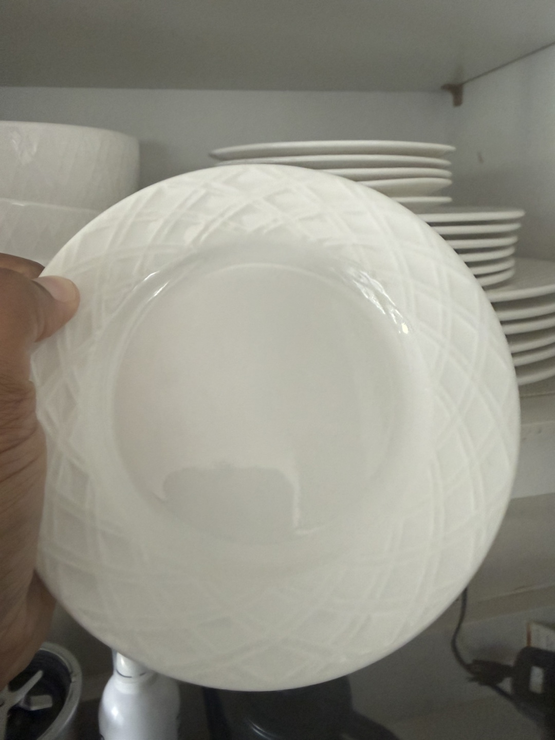 White Ceramic Dinnerware Set with Textured Design - photo 5