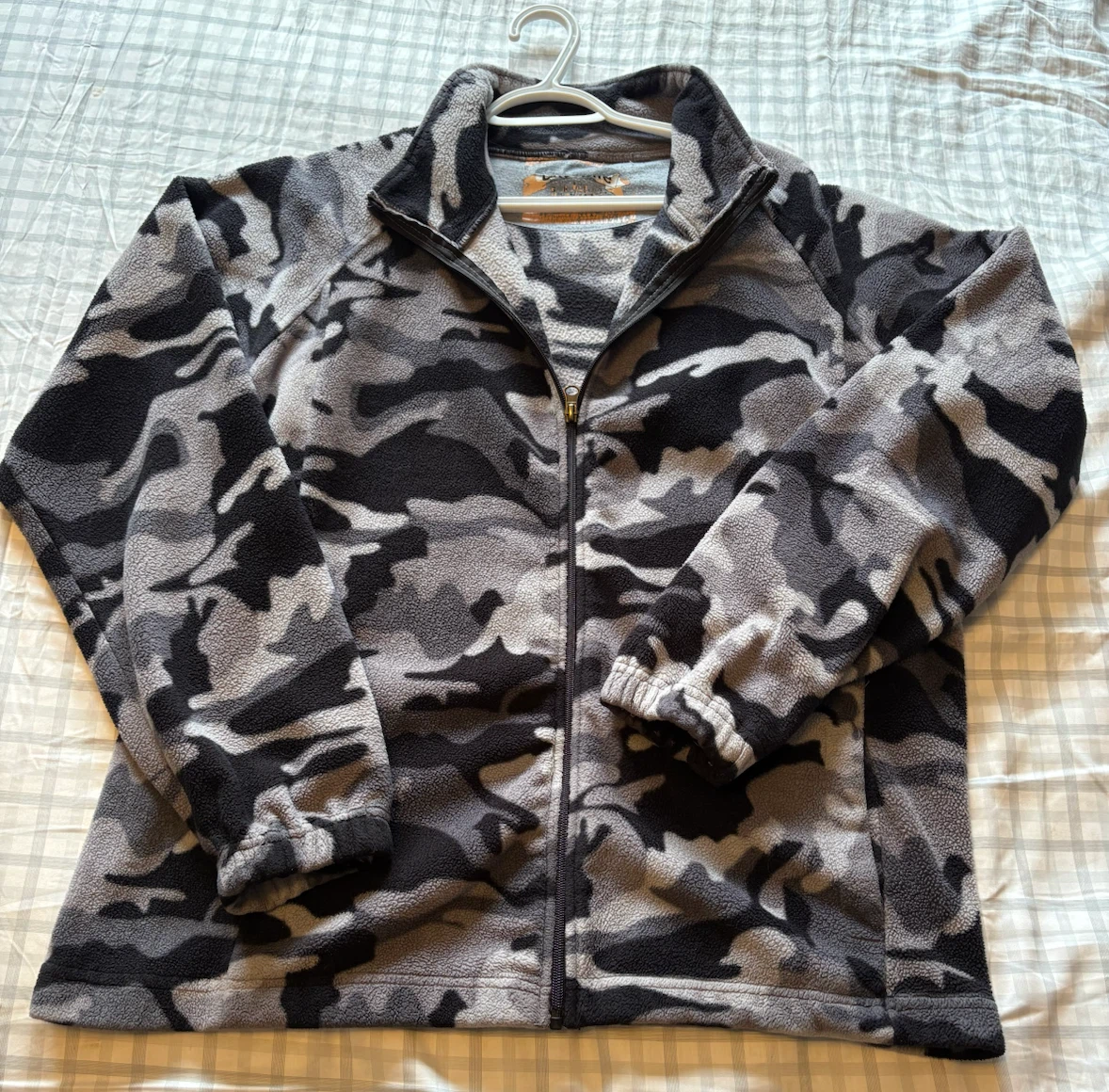 ✨✨Grey Camo Fleece Jacket Size L