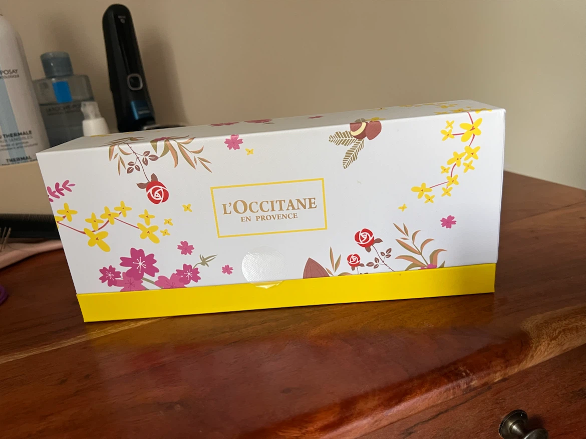 Brand New L'Occitane Hand Cream Gift Set (8 x 30ml) - photo 2