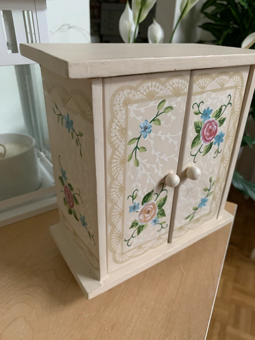 Vintage Wooden Jewellery/Tea Box with Hand-Painted Flowers - photo 2