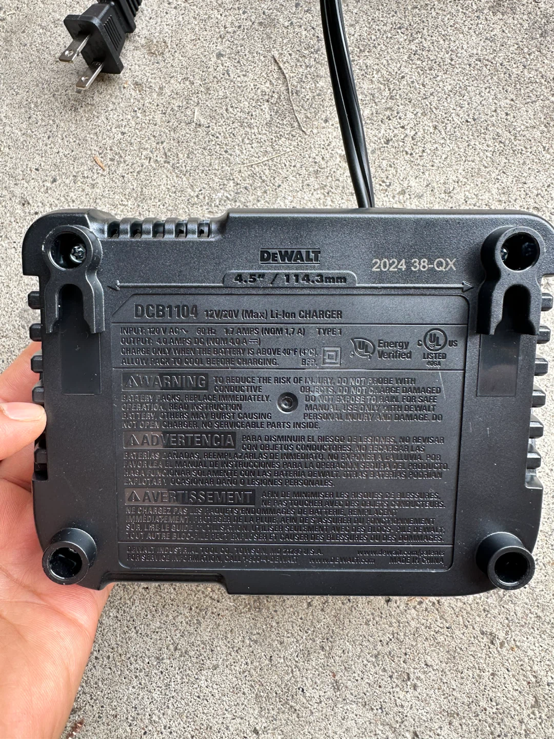 DEWALT DCB1104 12V/20V MAX Li-Ion Battery Charger - photo 2
