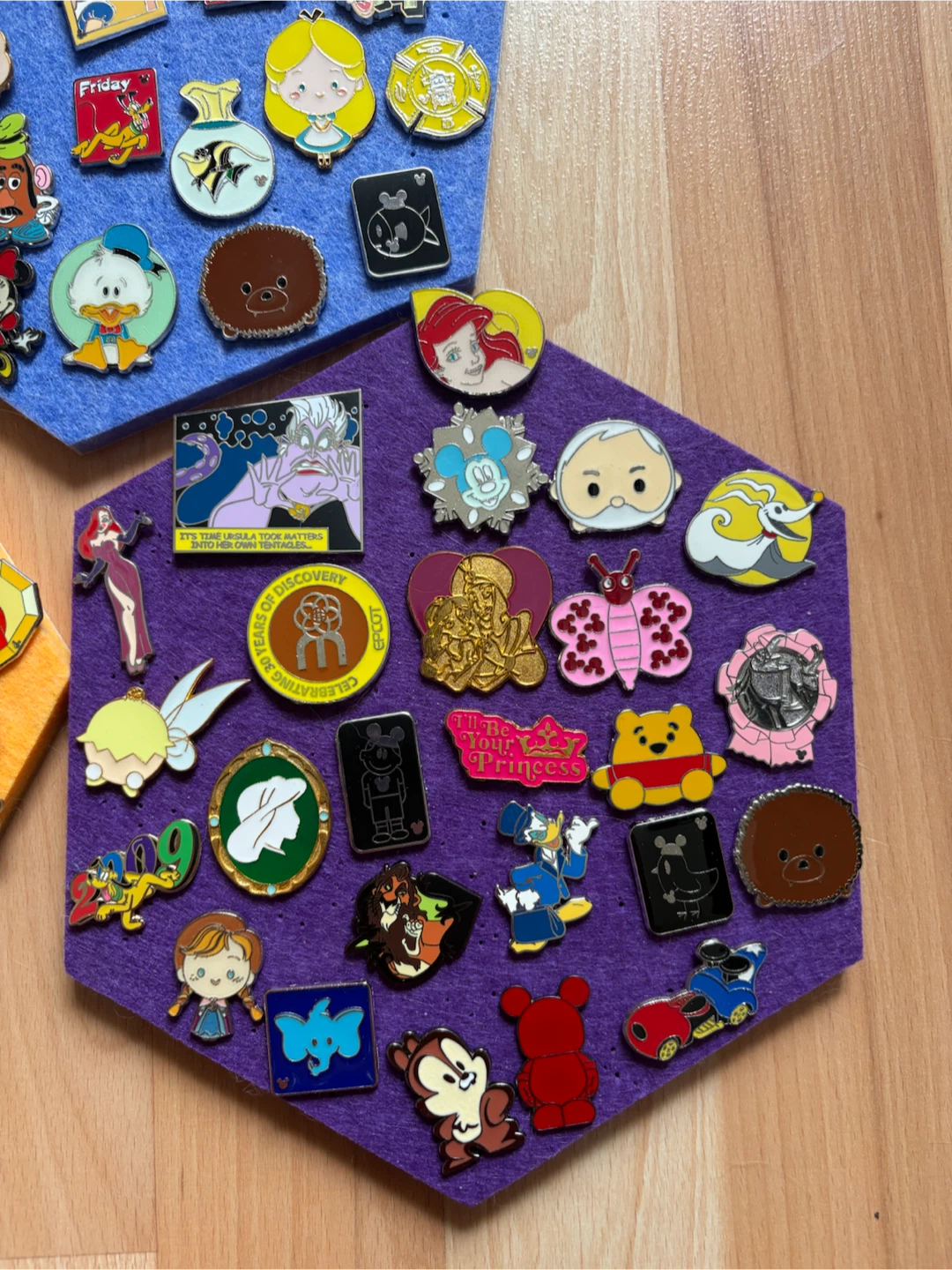 Authentic Disney Pins $5 each firm - photo 3