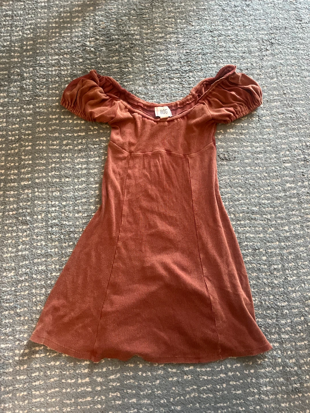 Rusty vintage dress with puffy sleeves