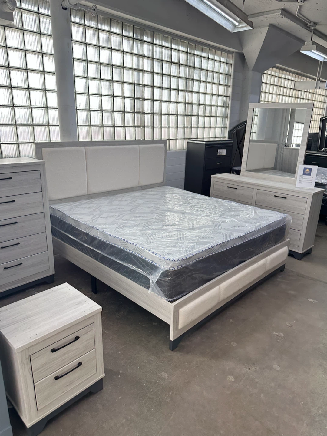 Light Wood Finish Bedroom Set