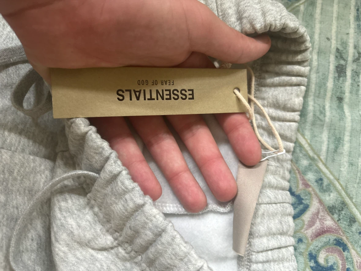 ESSENTIALS Fear of God Sweatpants Grey - photo 4