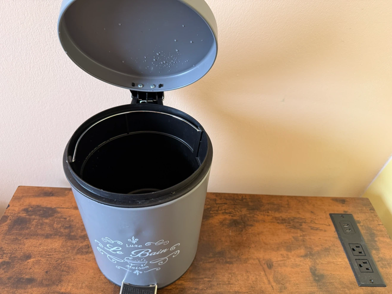 NEW Step Trash Can - photo 3