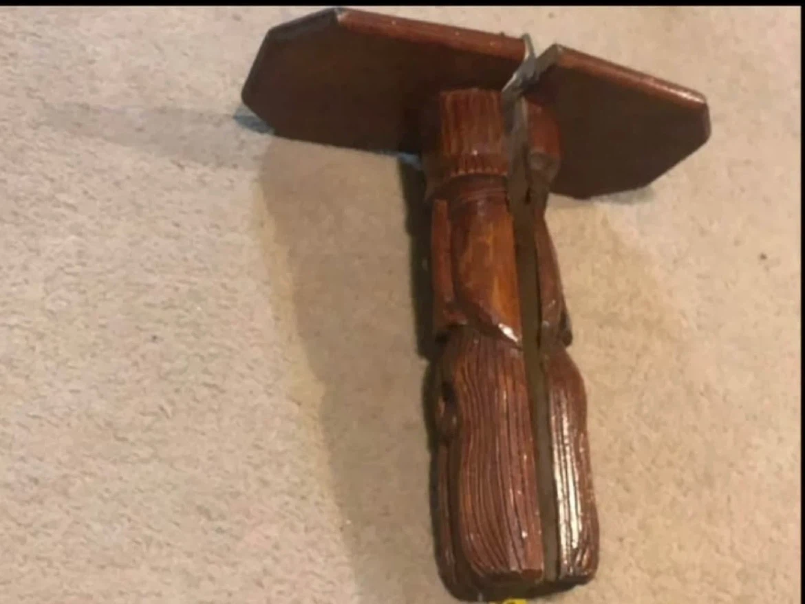 Hand Carved Wooden Shelf - photo 3