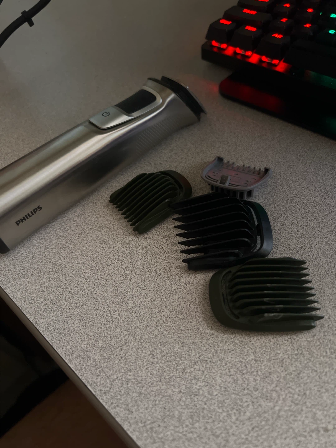 Philips Norelco Multigroom 7000 - photo 2