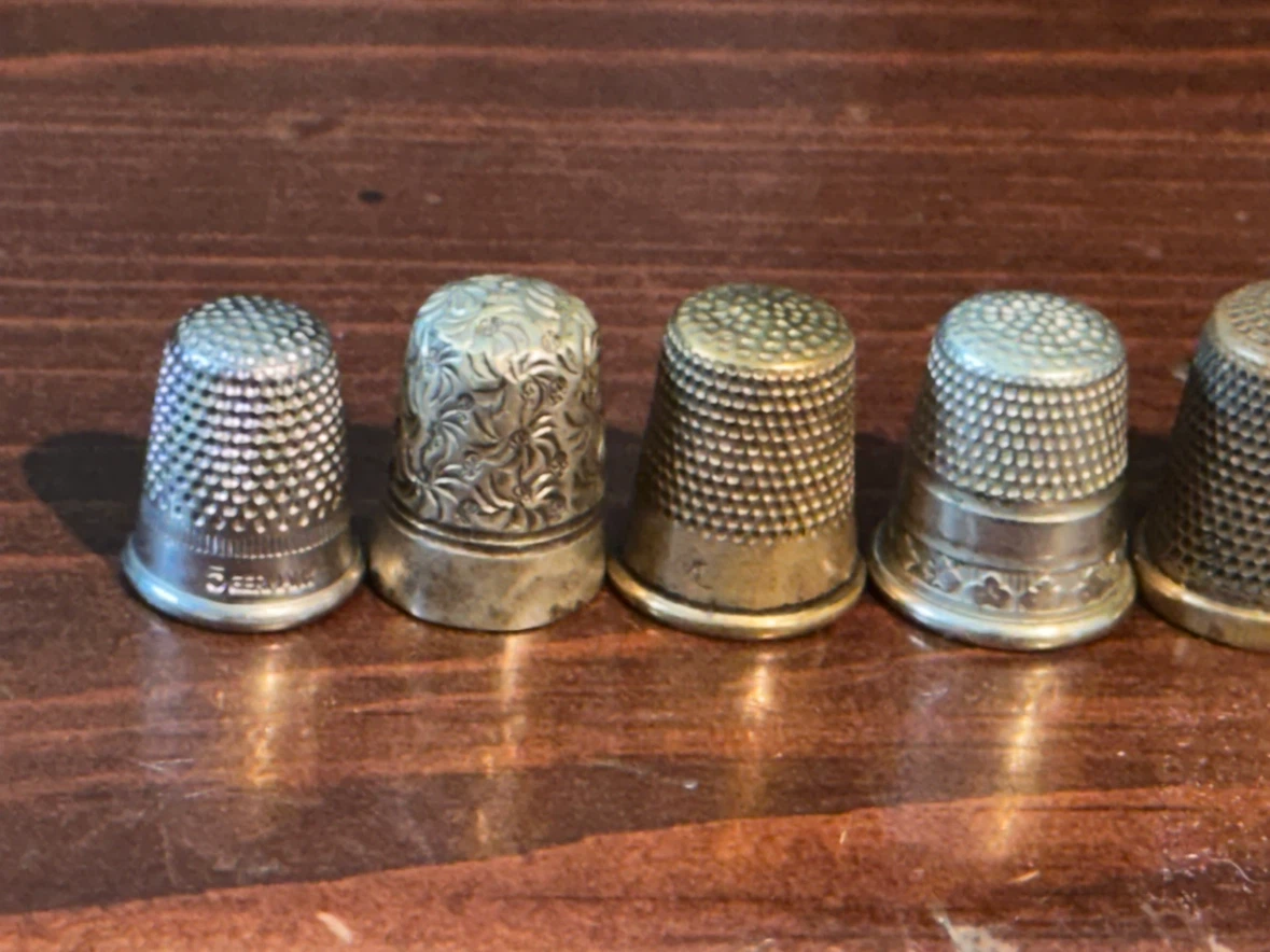 9 Antique & Vintage Sewing Thimbles Michigan Sunbeam - photo 2