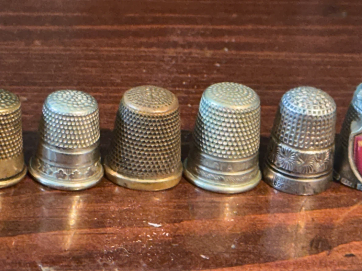 9 Antique & Vintage Sewing Thimbles Michigan Sunbeam - photo 3