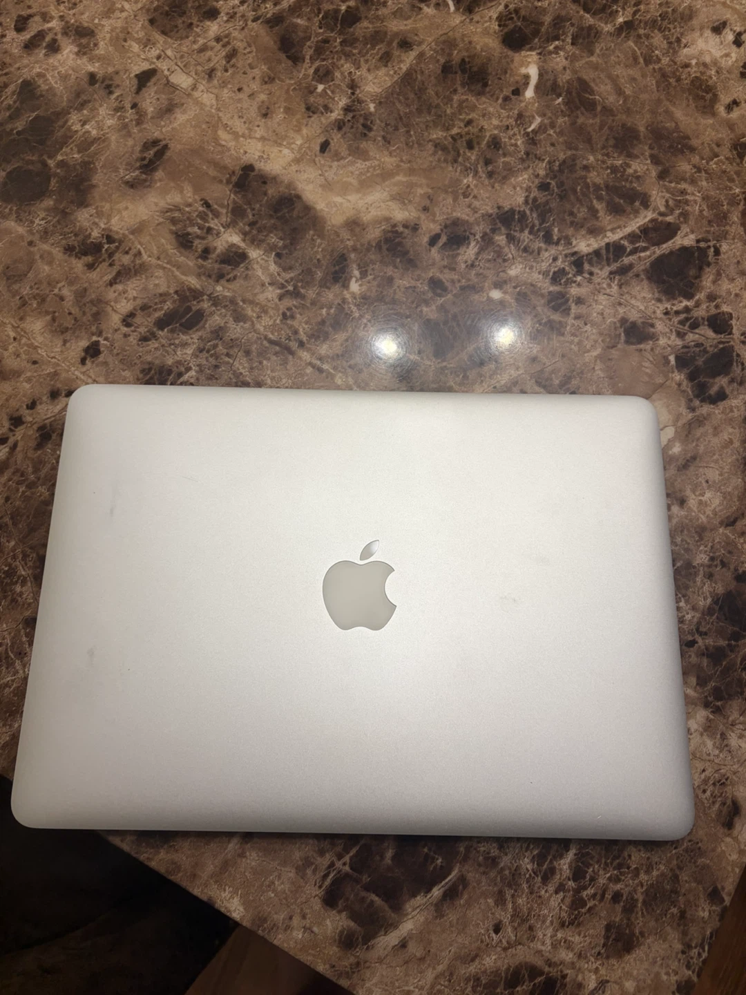 Apple MacBook Air 13-inch (Early 2015) Laptop