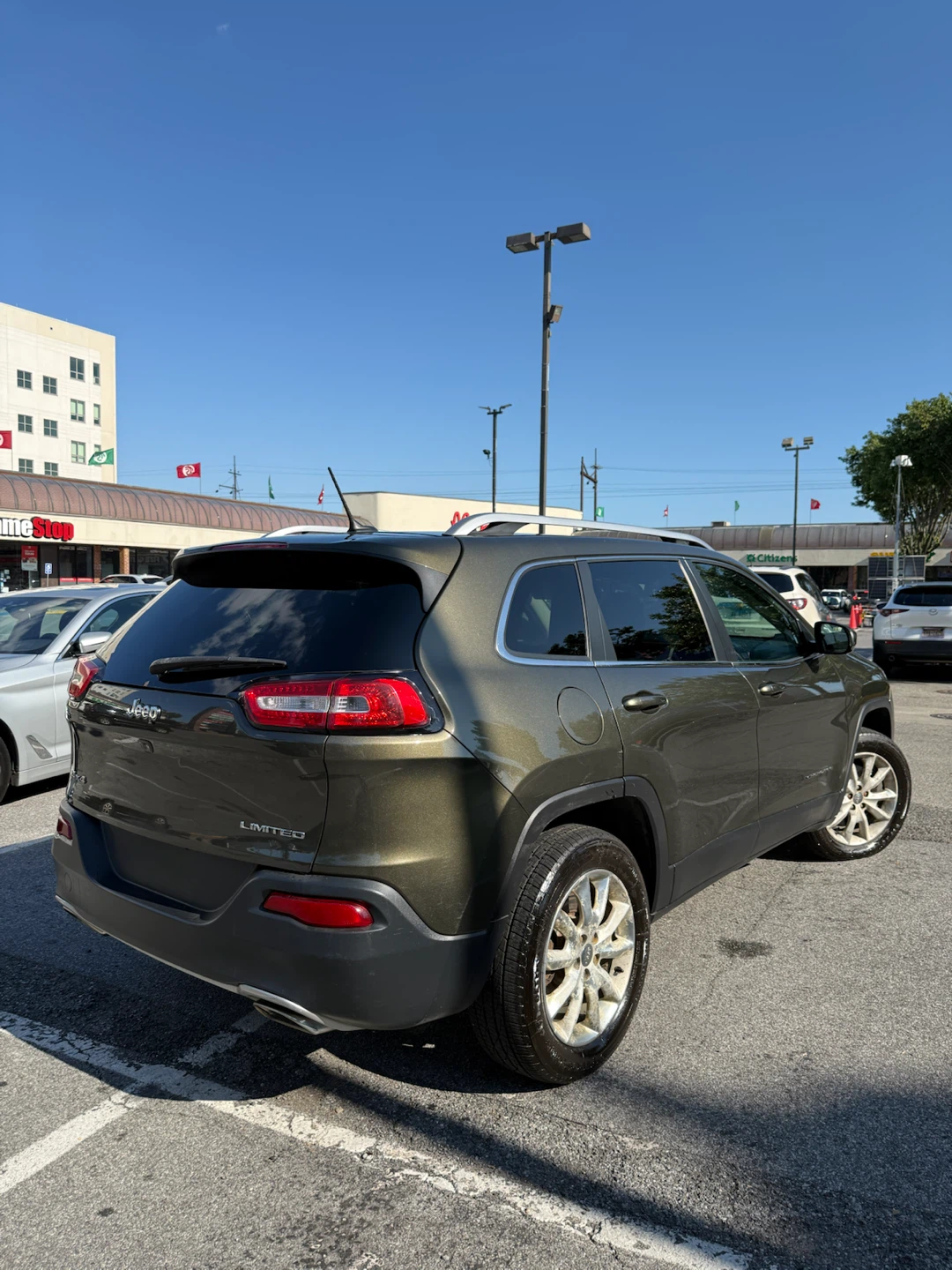 2015 Jeep Cherokee Limited 4x4 SUV - photo 3