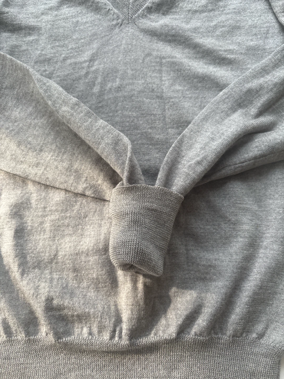 NWT Club Monaco Grey V-Neck Sweater - photo 3