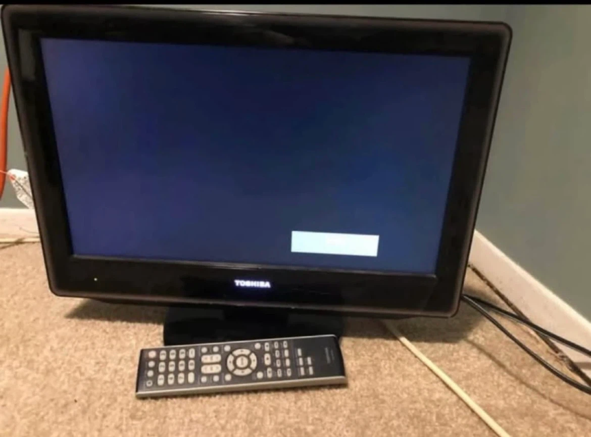 Toshiba 20" Flat Screen TV with Remote