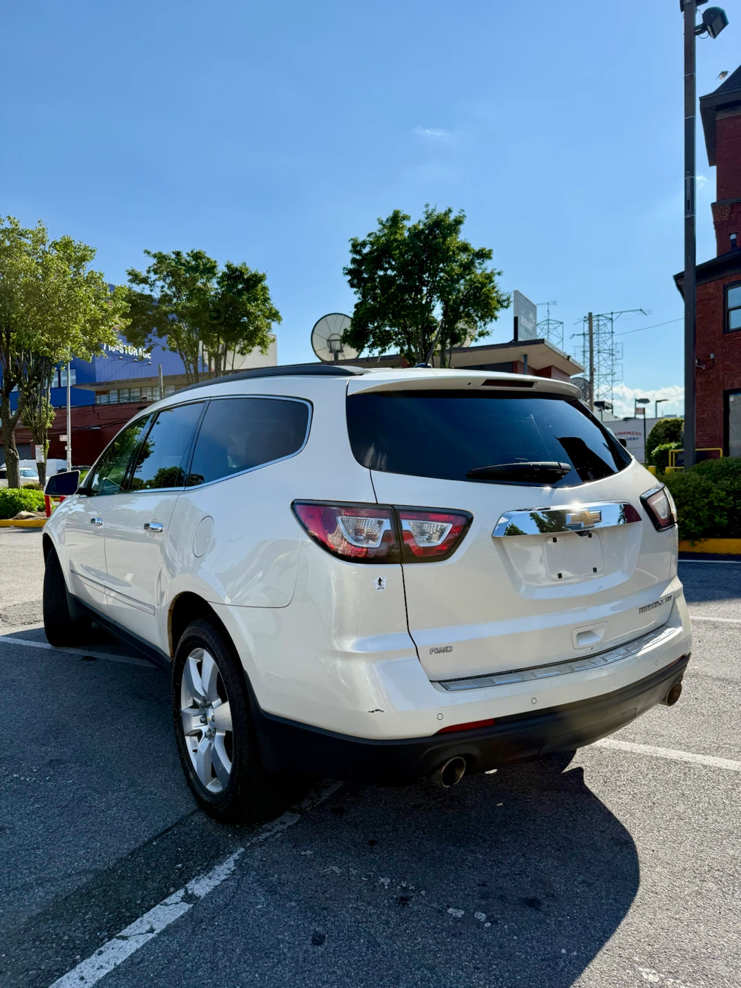 2014 Chevrolet Traverse LTZ SUV - photo 3