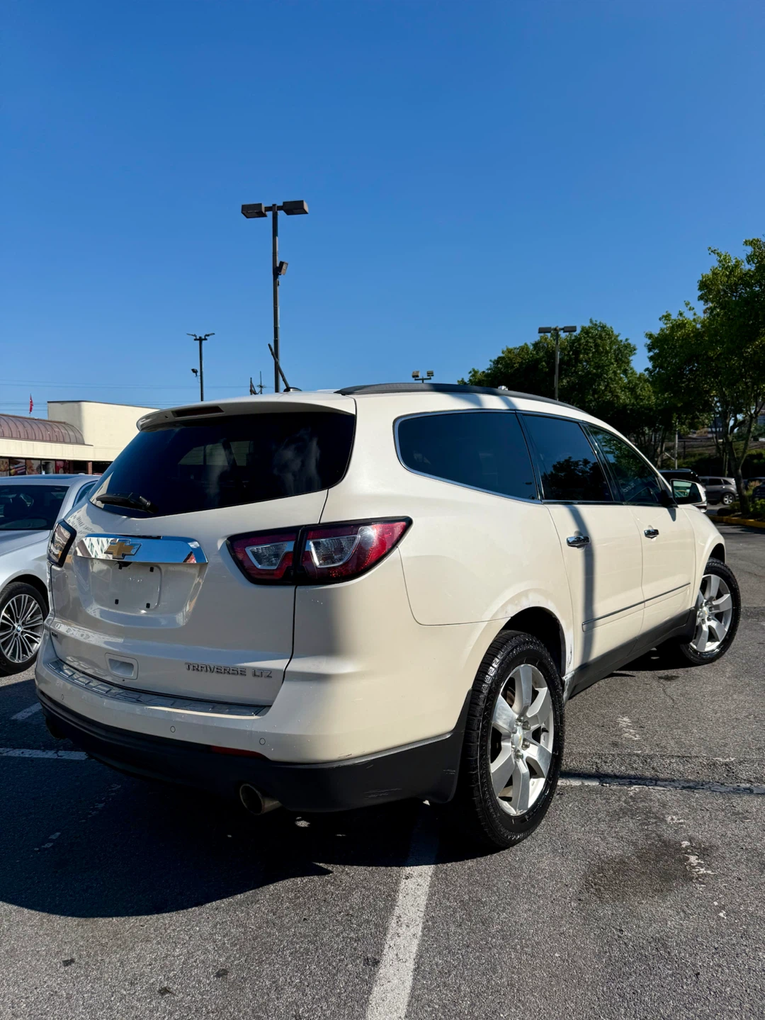 2014 Chevrolet Traverse LTZ SUV - photo 4