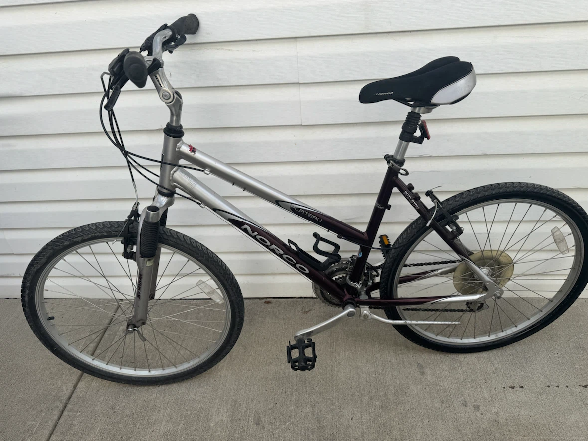 Ladies Norco Aluminum Mountain / Road Hybrid Bike