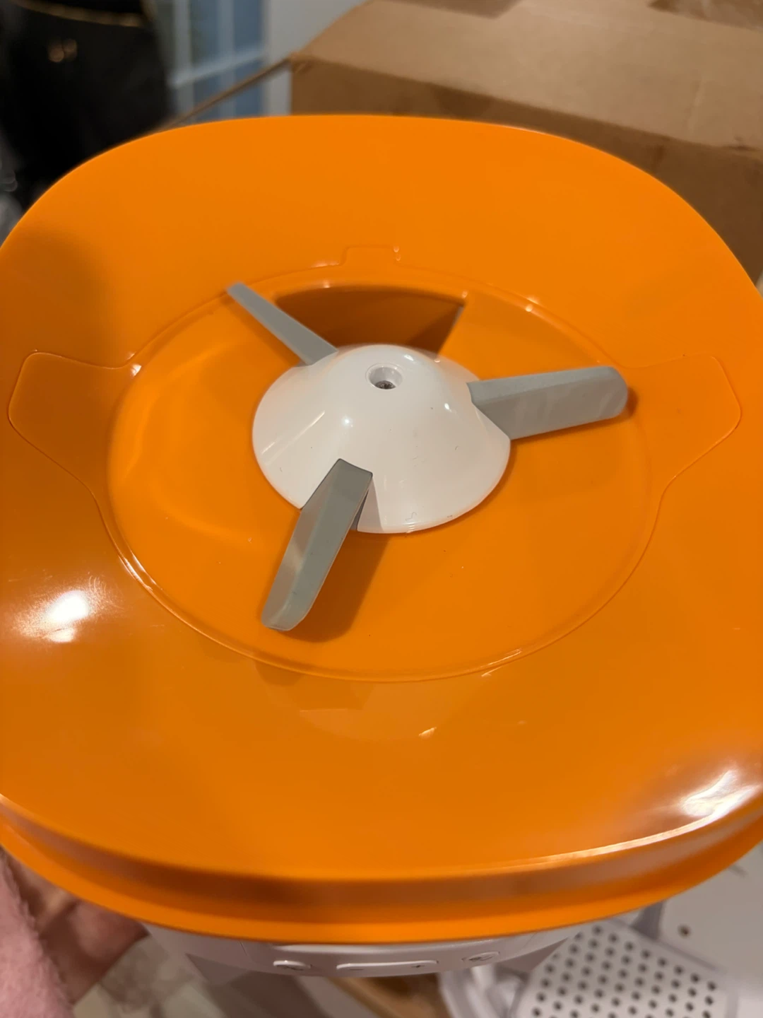 Automatic pet feeder - photo 2