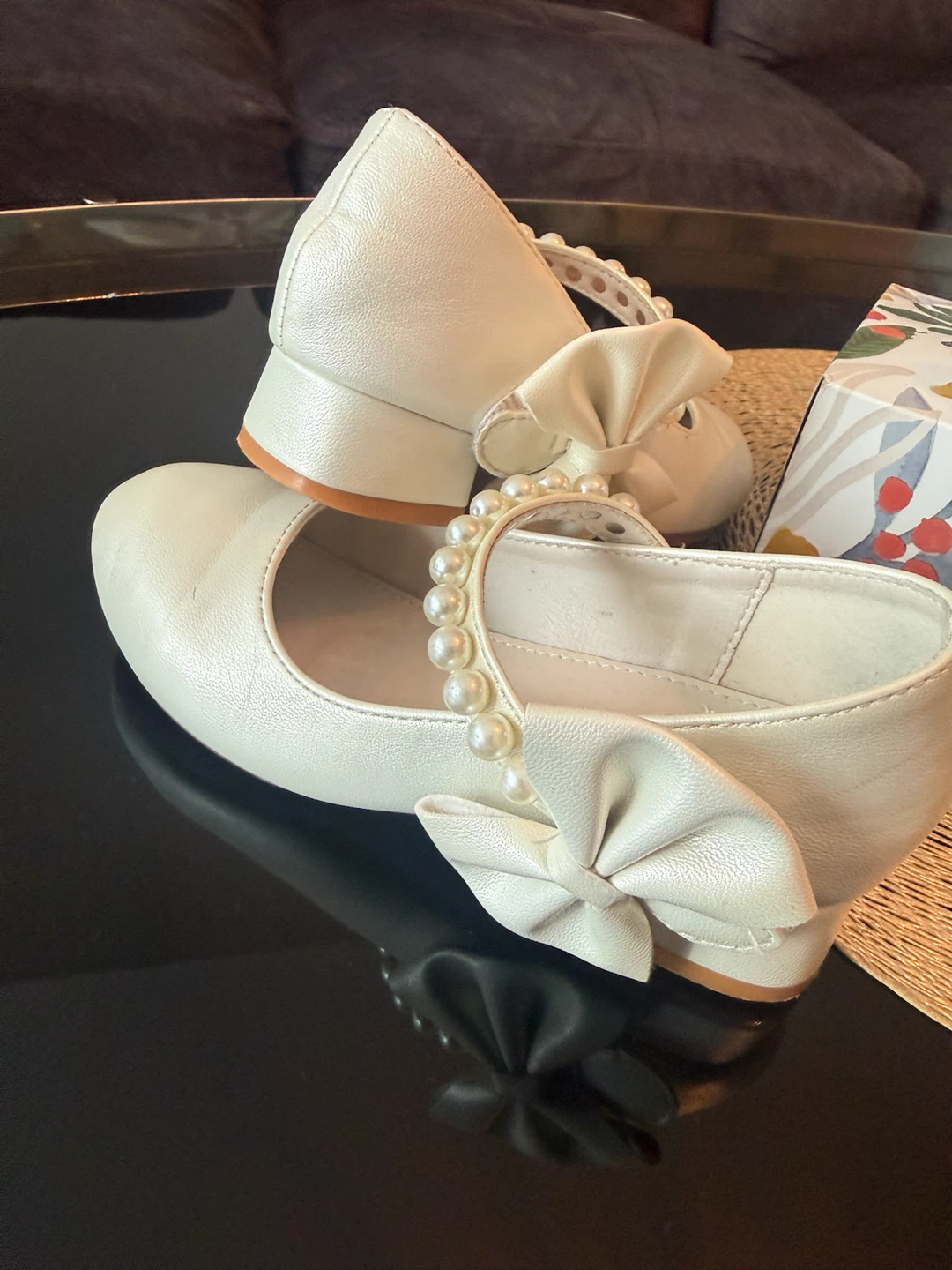 White Mary Jane Shoes with Bow and Pearls - Size 29
