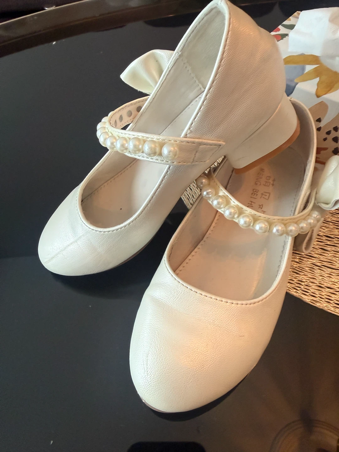 White Mary Jane Shoes with Bow and Pearls - Size 29 - photo 3