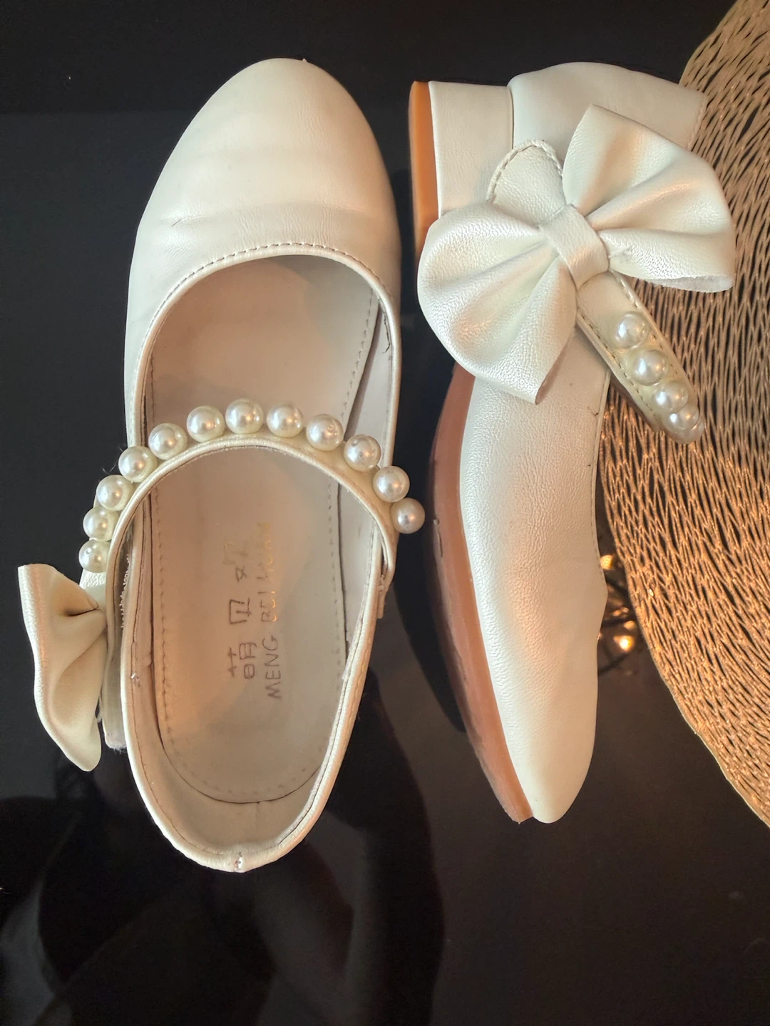 White Mary Jane Shoes with Bow and Pearls - Size 29 - photo 4