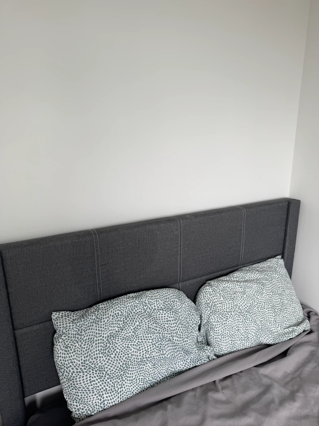 Grey Upholstered Bed (with Mattress, Duvet & Pillows) - photo 5