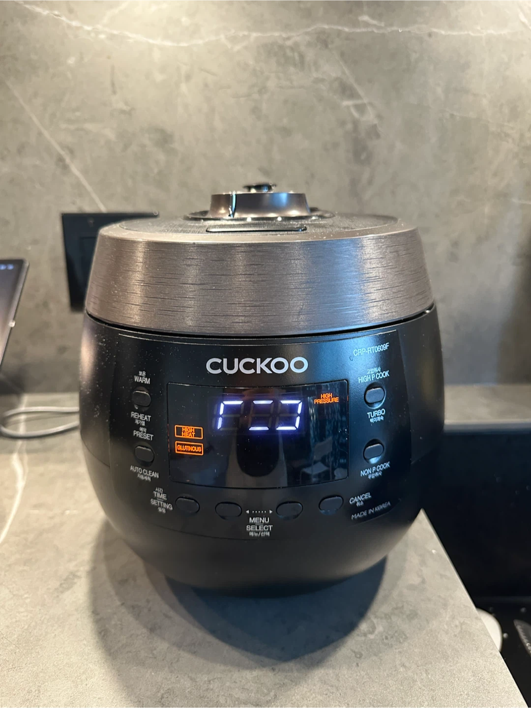 Cuckoo CRP-RT0609F Twin Pressure Rice Cooker