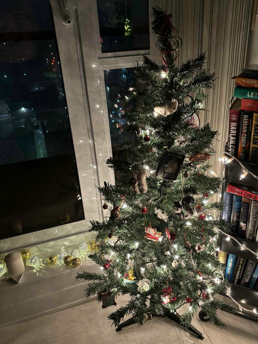Moving sale- 5$ Christmas Tree