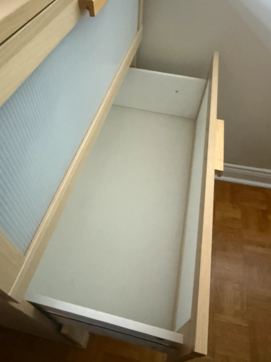 IKEA 3-drawer dresser - photo 3