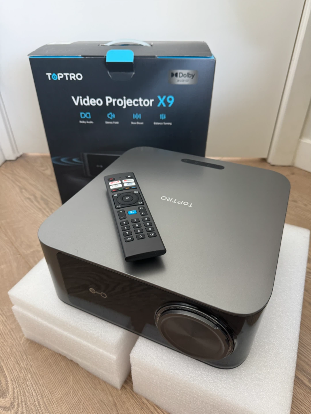 TOPTRO X9 Native 1080P Projector – Like New