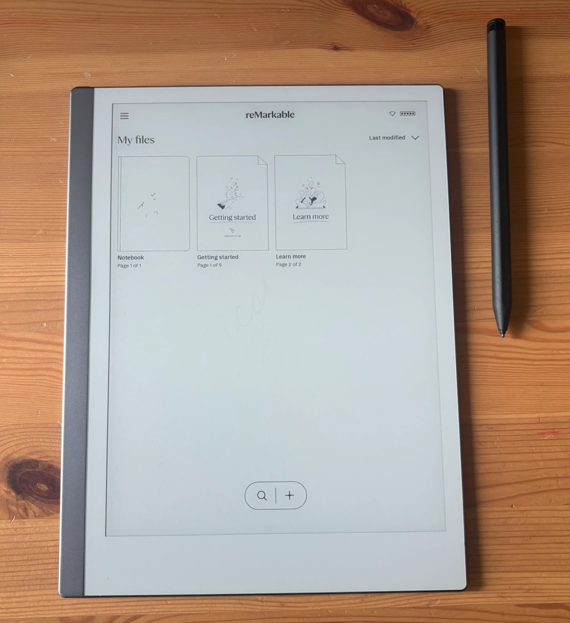 reMarkable 2 Paper Tablet with Magic Pen (with eraser)