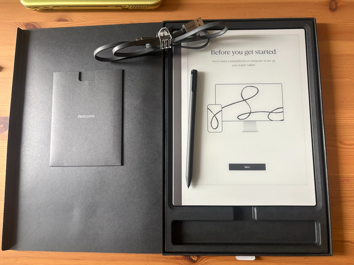 reMarkable 2 Paper Tablet with Magic Pen (with eraser) - photo 3