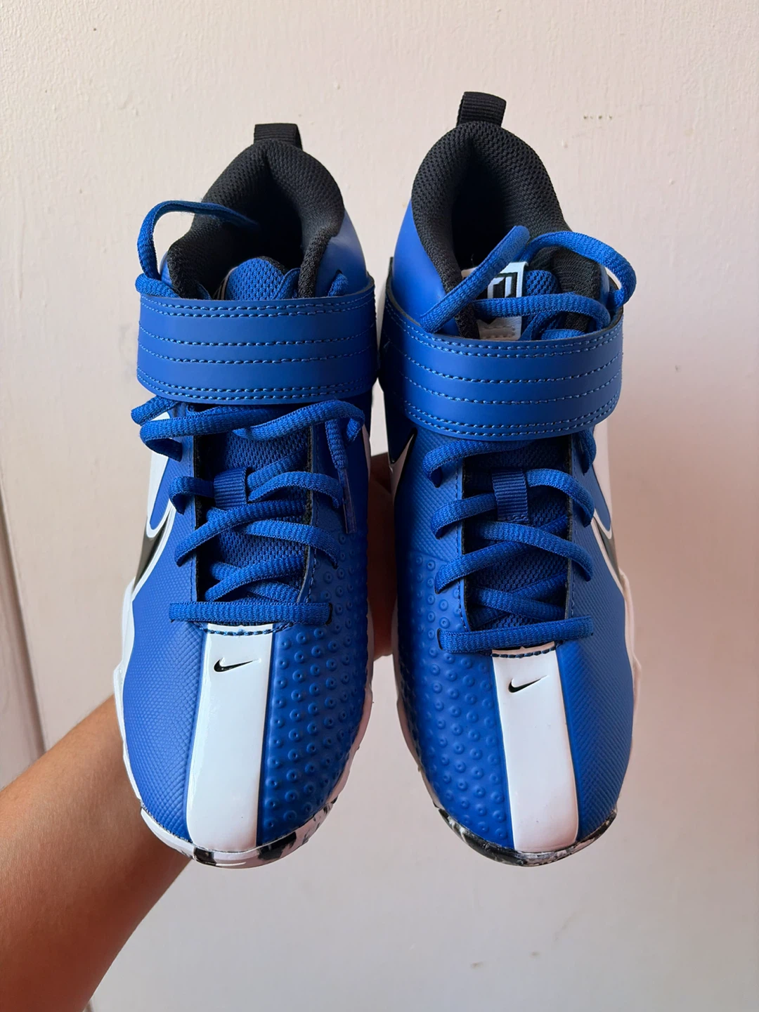 Nike cleats size 4Y