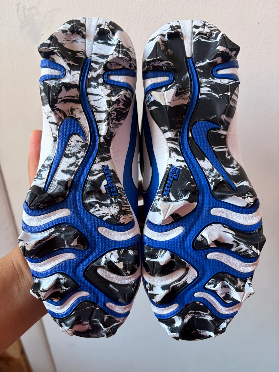 Nike cleats size 4Y - photo 4