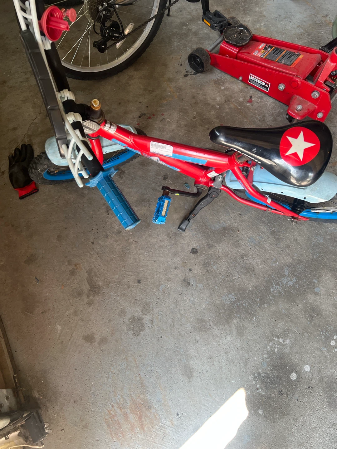 18” Red Spider-Man Kids Bicycle - photo 5