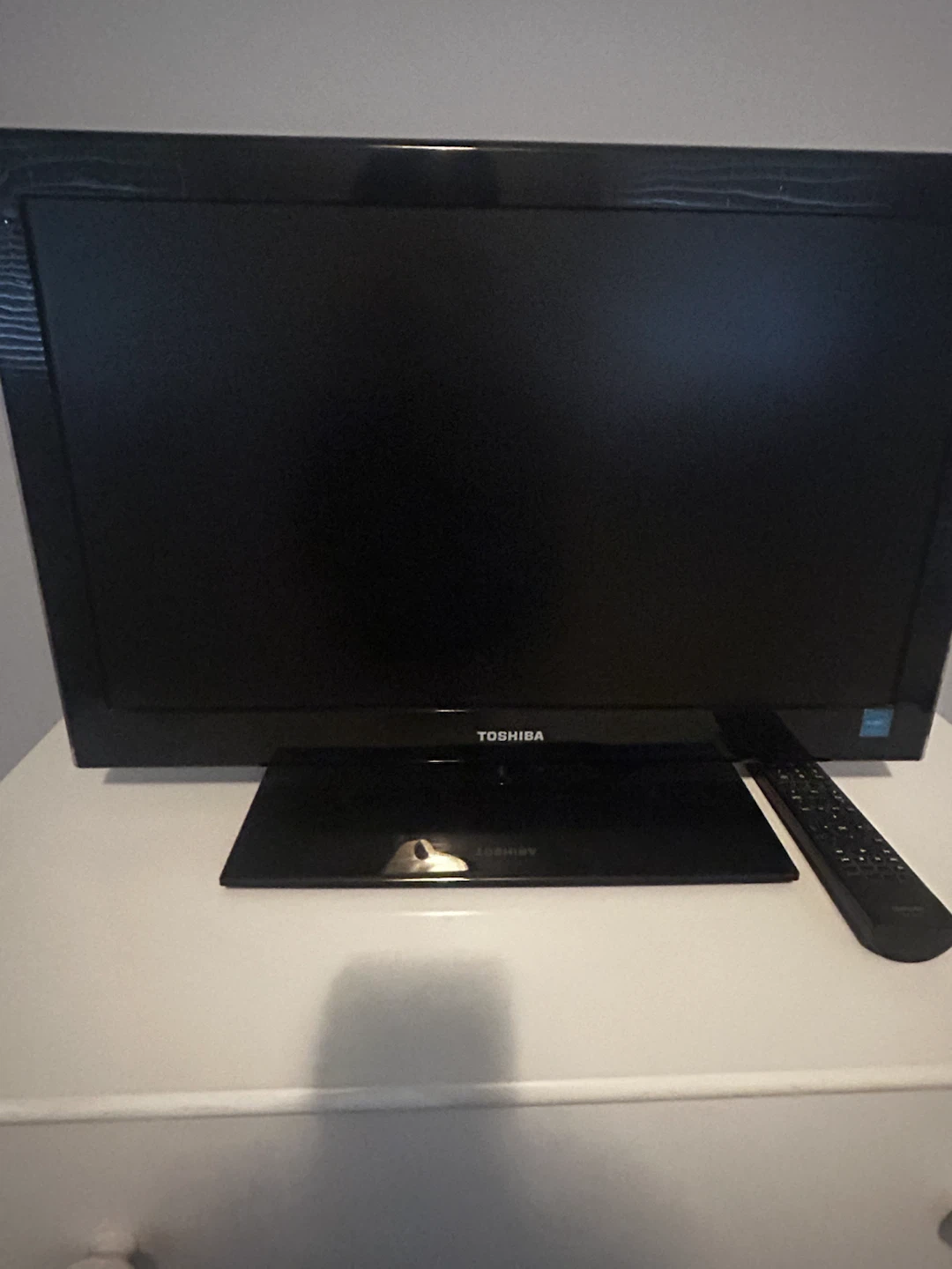 Toshiba LCD TV/DVD Combination 24" - Model 24V4210U