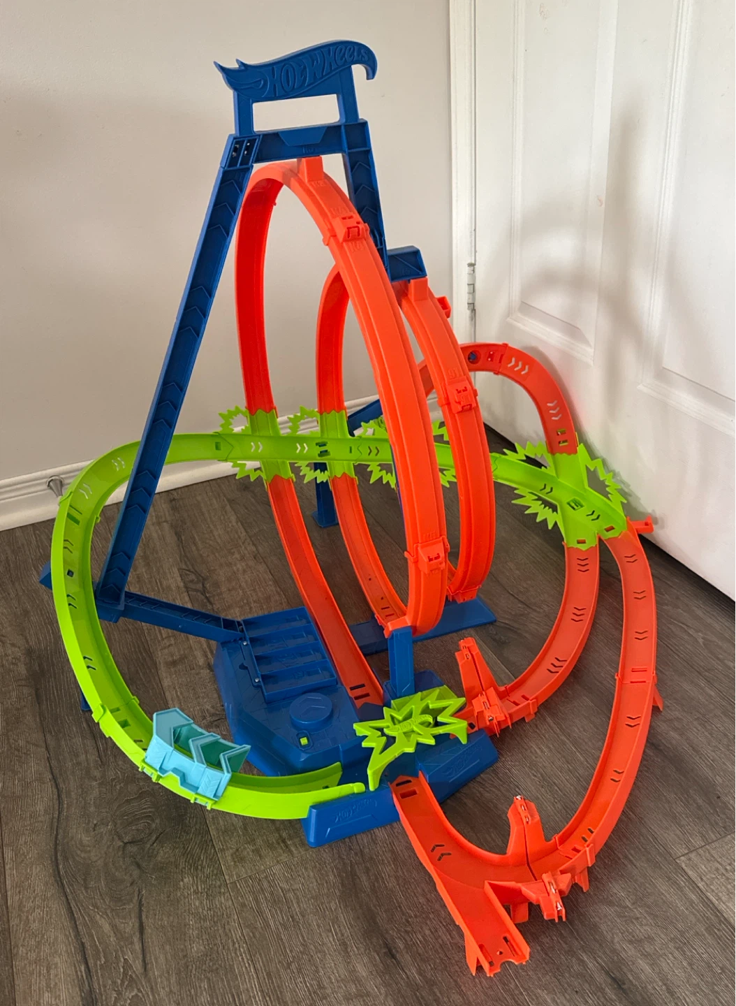 Hot Wheels Mega Track Pack Spiral Stunt Set