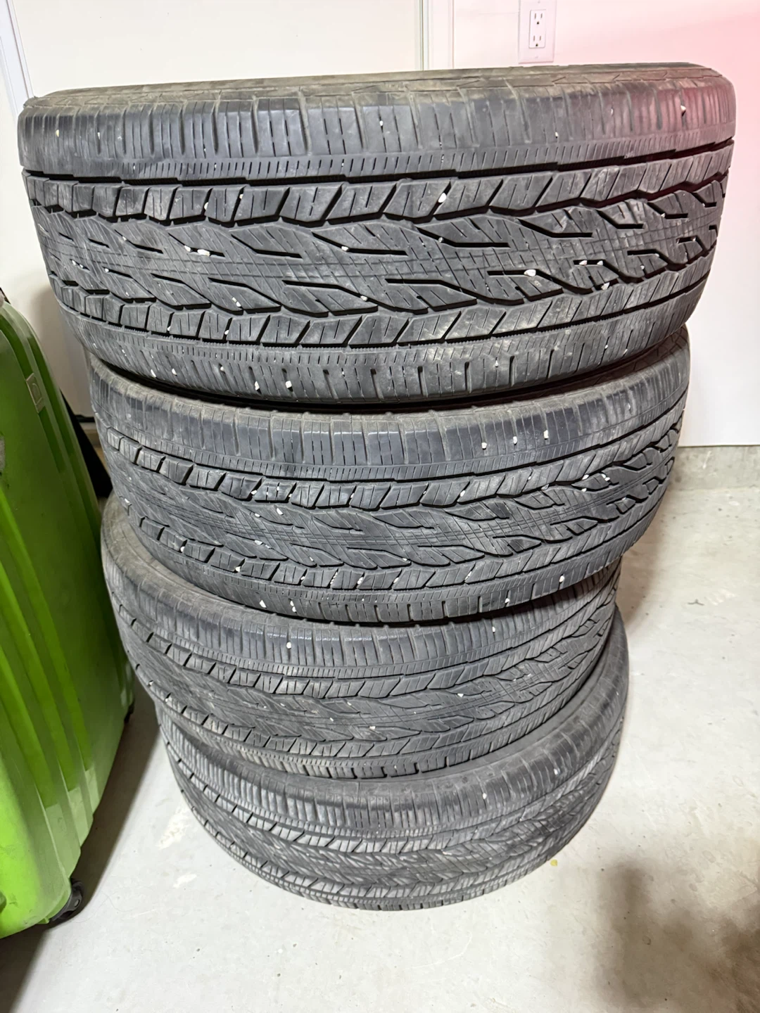 Set of 4 Continental CrossContact LX20 Tires