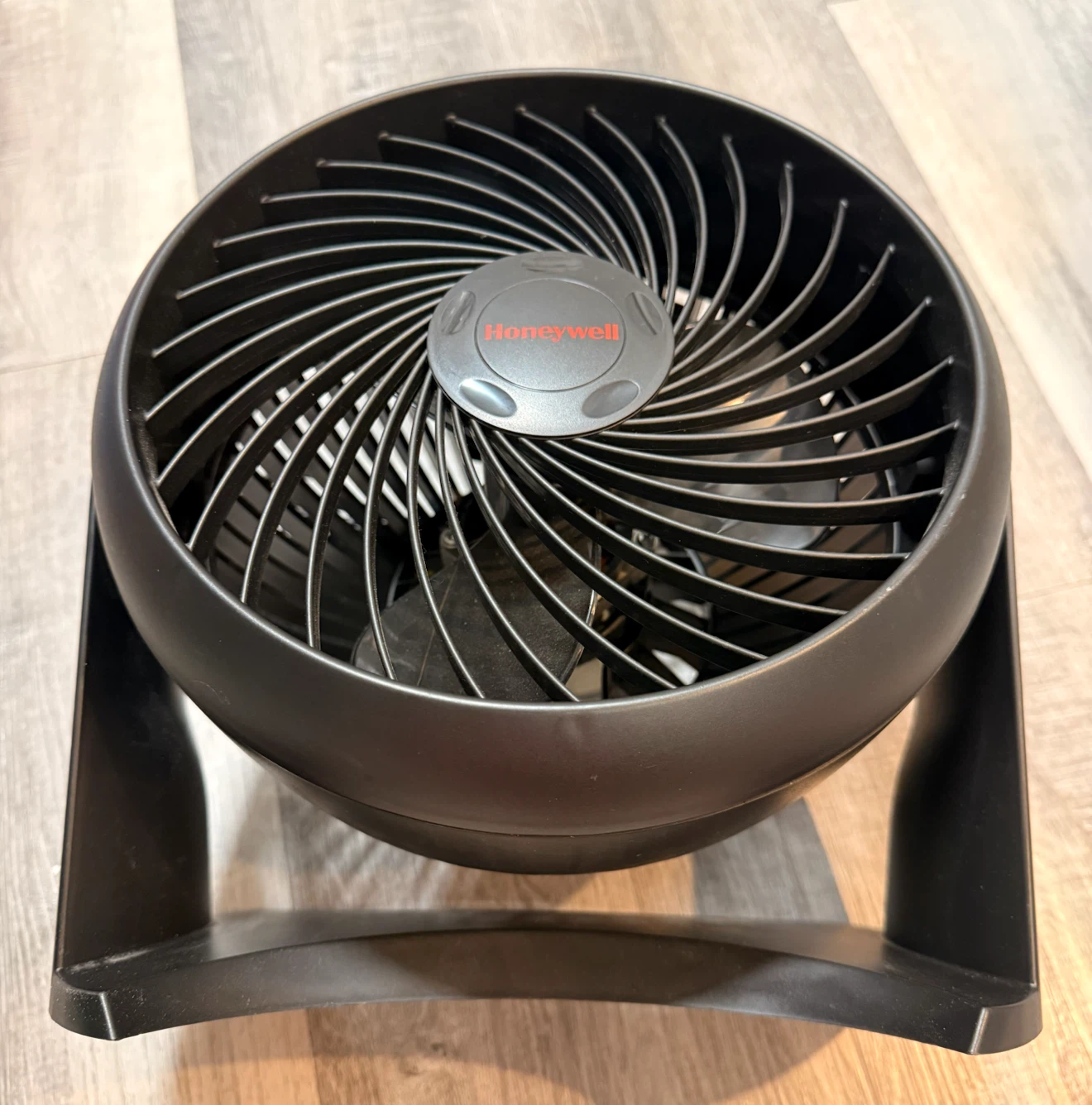 Honeywell TurboForce Air Circulator Fan – Excellent Condition - photo 2