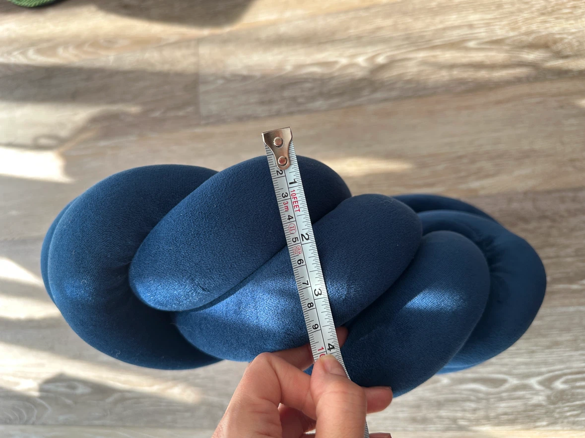 Blue Velvet Knot Pillow - photo 3