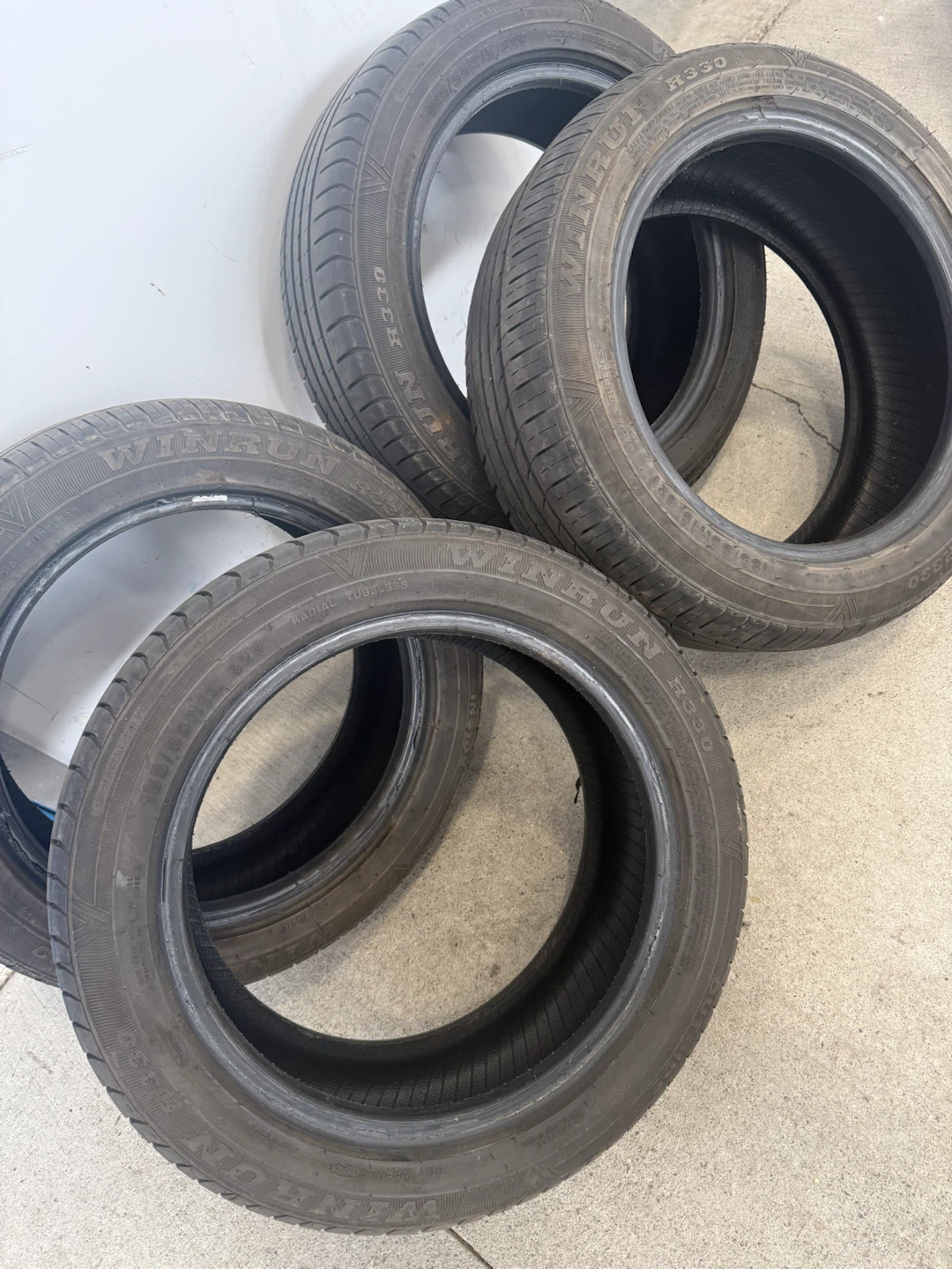 Set of 4 Winrun 185/55R15 82V Tires