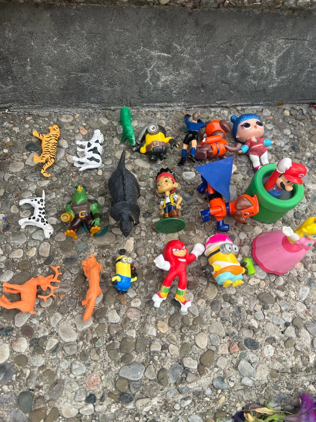 Toy figures - photo 2