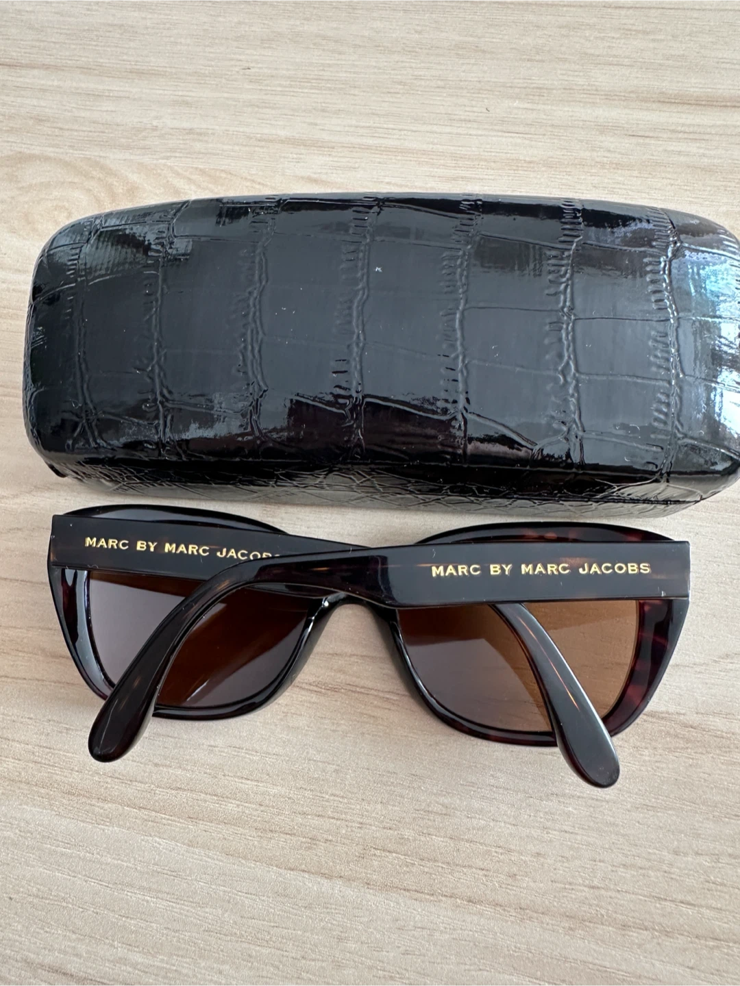 Marc by Marc Jacobs Sunglasses with Case - photo 2