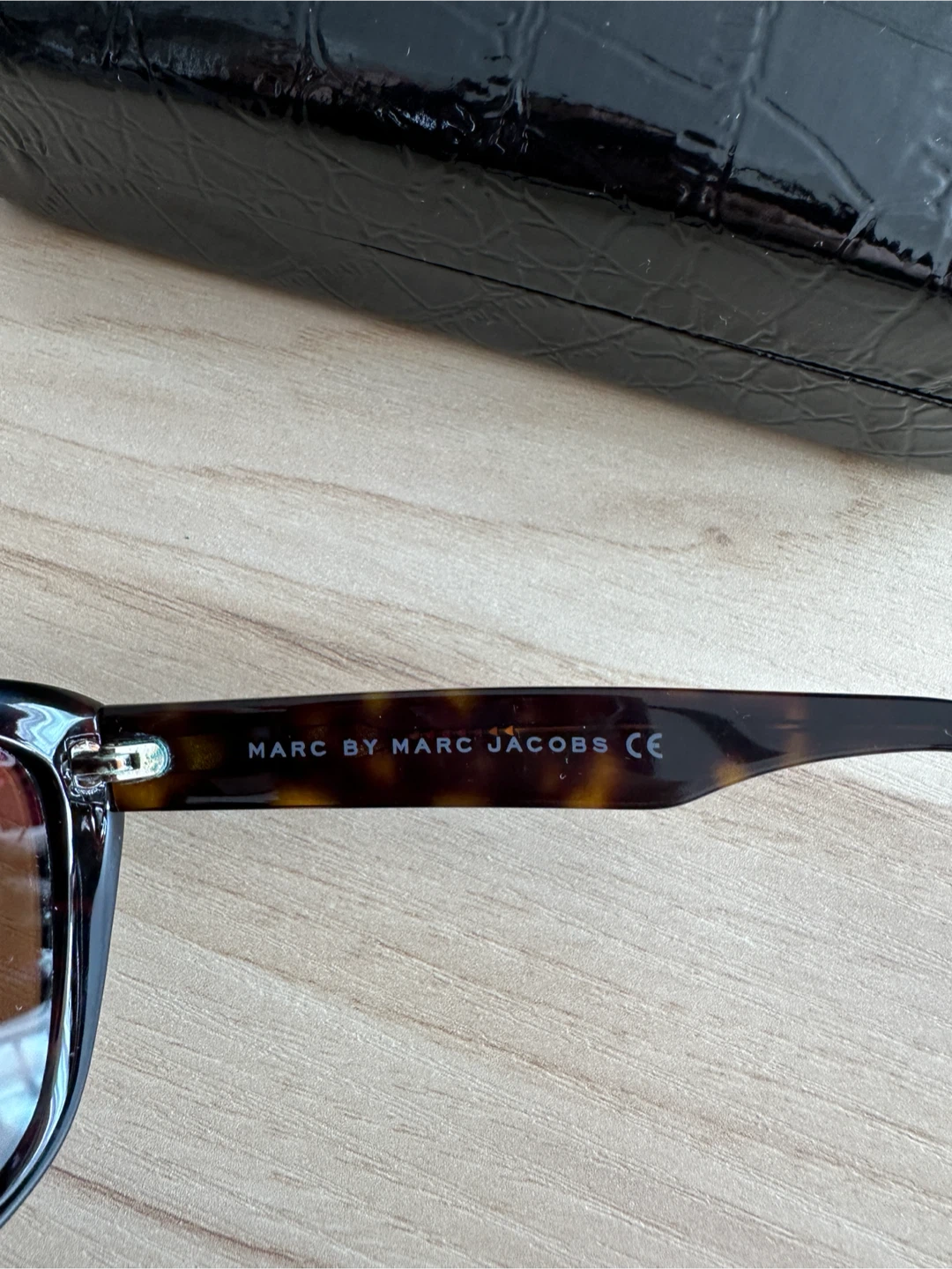 Marc by Marc Jacobs Sunglasses with Case - photo 3